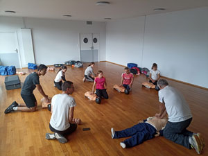 JNNS 2025 UNSS : formation jeune secouristes : le massage cardiaque