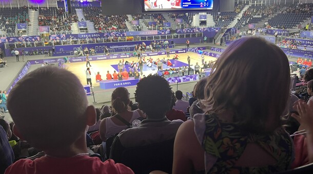   Mardi 3 septembre : les élèves de l’école de La Roche Morey ont assisté à une épreuve de volleyball assis à l’Arena Paris.