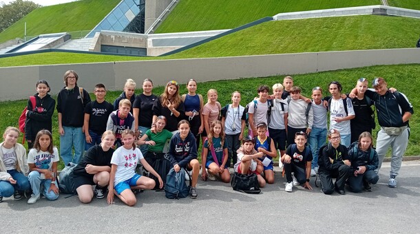   Mercredi 4 septembre : les élèves du collège Louis Pergaud de Faverney ont assisté à des matchs de basket fauteuil à l’Arena Bercy.