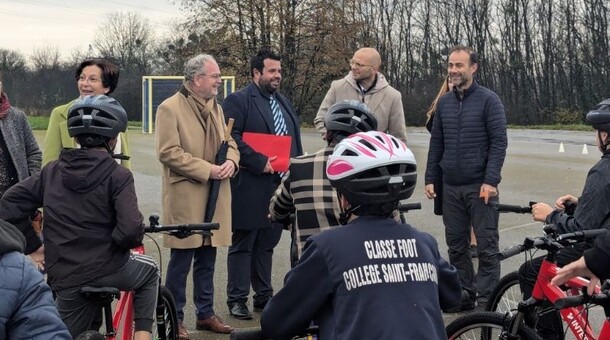 Remise de vélos | Collège Bastié de Dole