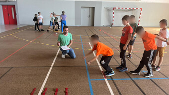 Test de forme Port sur Saône 3 : élèves participants aux nouveaux tests de positionnement de forme : le saut